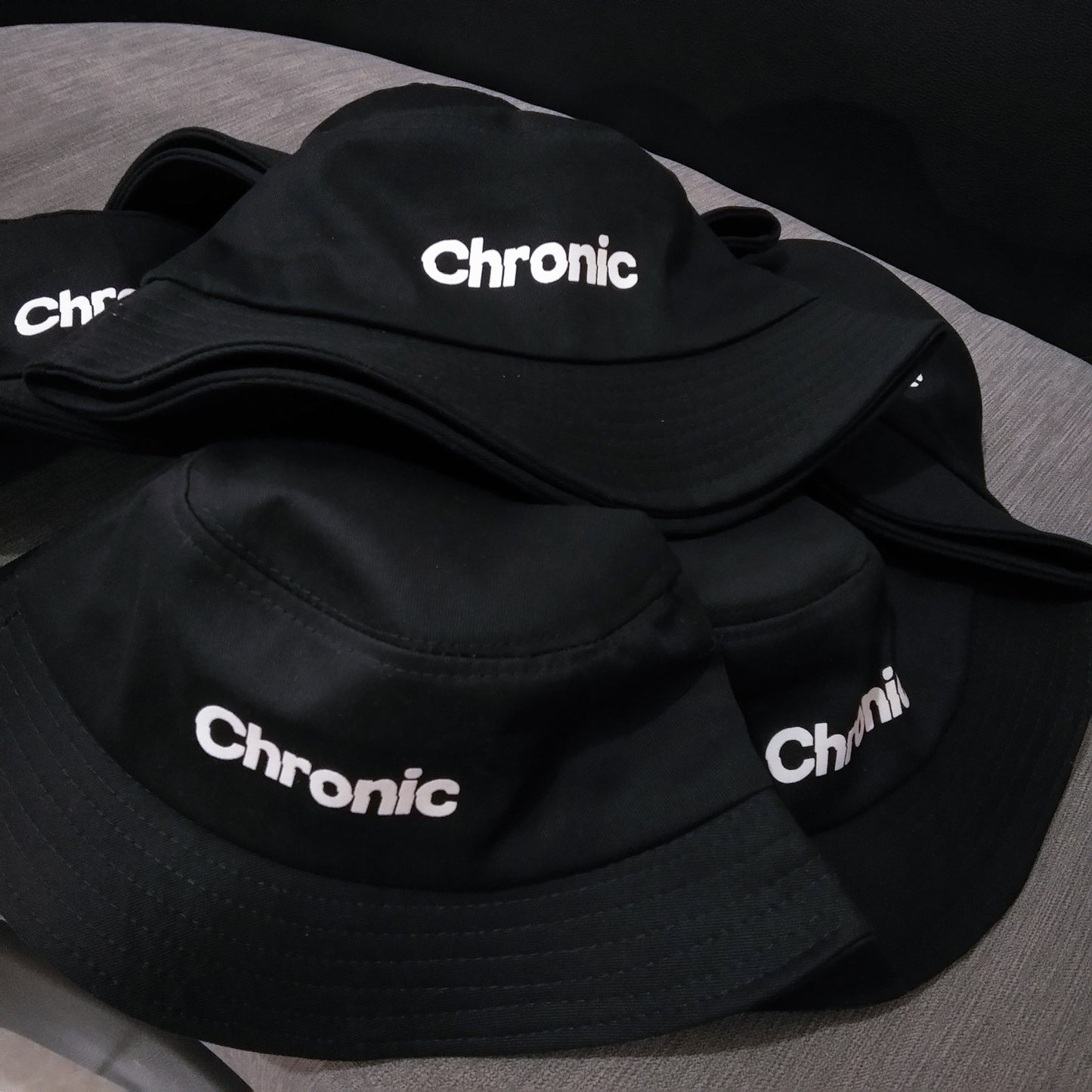 CHRONIC "BUCKET HAT" IN BLACK